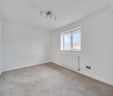 3 bedroom detached bungalow to rent - Photo 5