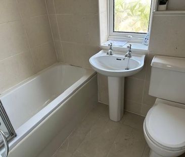 3 bedroom semi-detached house to rent - Photo 4