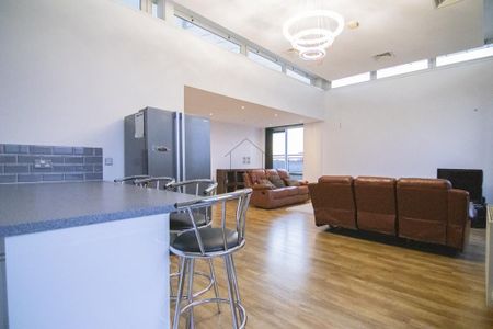 3 bedroom penthouse to rent - Photo 5