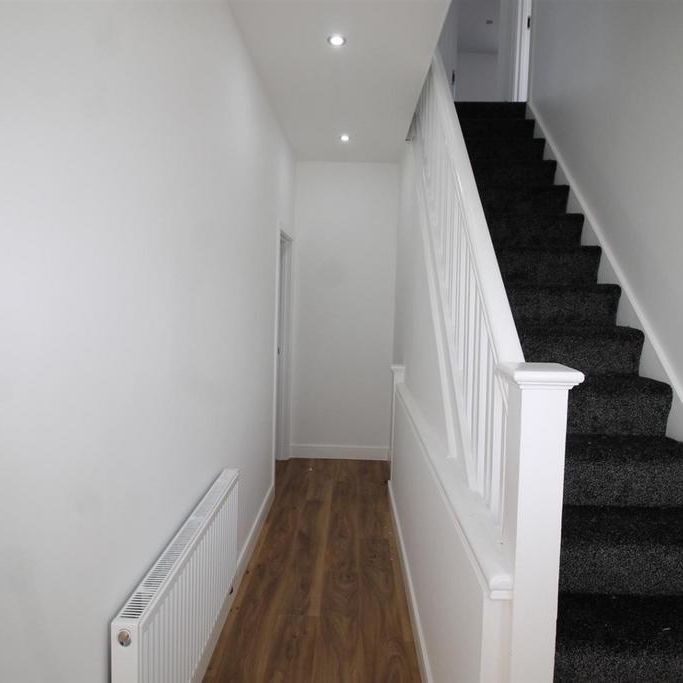 3 bedroom flat to rent - Photo 1