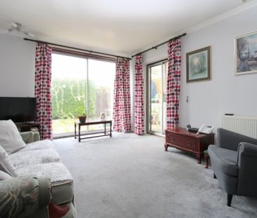 3 bedroom Detached bungalow to rent - Photo 2