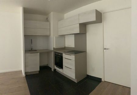 Location Appartement 3 pièces 65m² MONTREUIL 93100 - Photo 4