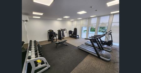 Modern 1-Bedroom Apartment. Two Swimming Pools, Gym, Sauna, Steam Room, Community Room, BBQ area. To veiw, Please read in the descriptions below. - Photo 3