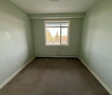 4004 Centre Street North, Calgary - Photo 1