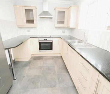 4 bedroom terraced house to rent - Photo 6