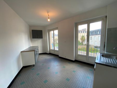 A LOUER. Disponible Immédiatement. Charmant Appartement T2 bis, En Centre Ville de Quimper ! - Photo 4