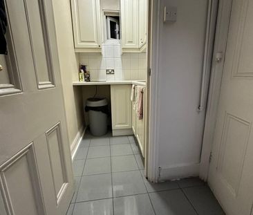 Room in a Shared Flat, Kilburn High Road, NW6 - Photo 5
