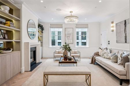 A beautifully refurbished five-bedroom double fronted Georgian townhouse in the heart of Marylebone - Photo 2