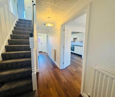 4 bedroom detached house to rent - Photo 4