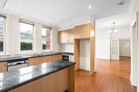 Charmingly Modern Parkside Style - Photo 4