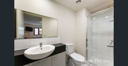 Trendy Urban Living in a Prime Carlton Location! - Photo 3