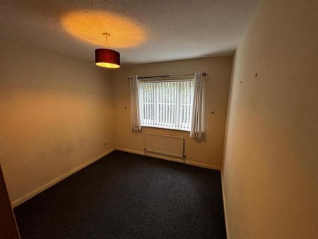 2 bedroom ground floor flat to rent - Photo 2