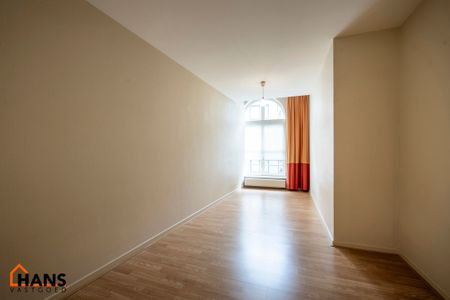 Luxueus appartement in een historisch gebouw in hartje Antwerpen. - Photo 2