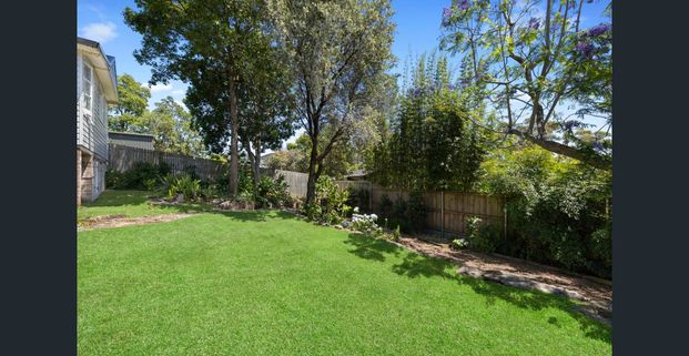 Modern Family Home In Ideal Location - Photo 1