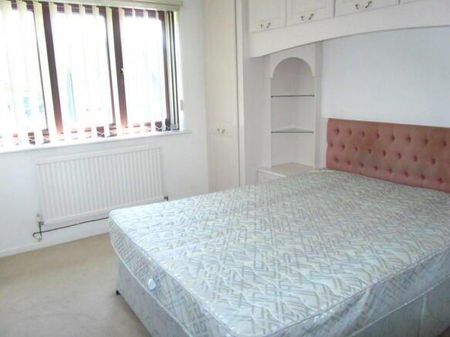 4 bedroom detached house to rent - Photo 3