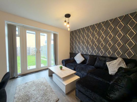 1 bedroom in a house share to rent - Photo 1