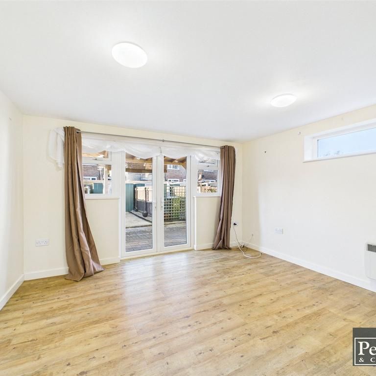 1 bedroom semi-detached house to rent - Photo 1