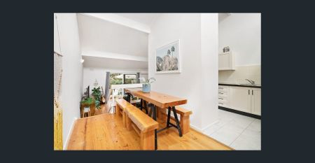 Character and Appeal in perfect Location - Photo 3