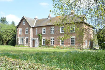 6 bedroom detached house to rent - Photo 2