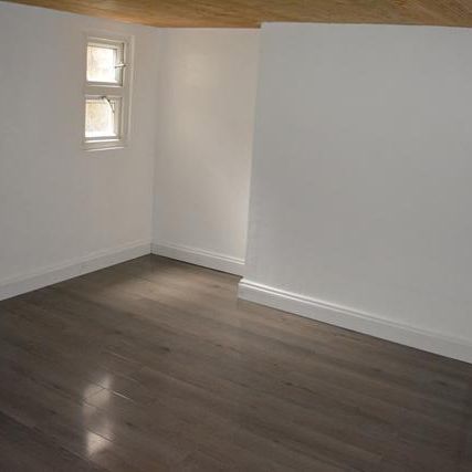 4 bedroom semi-detached house to rent - Photo 1
