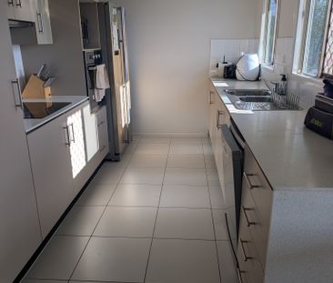 Upper Coomera - Photo 3