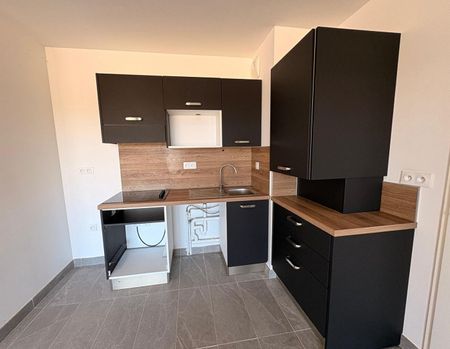 Location Appartement 2 pièces 42m² MONTLOUIS SUR LOIRE 37270 - Photo 3