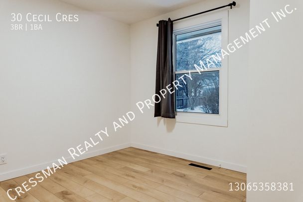 3 Bed, 1 Bath FULL HOUSE W/ Garage & Carport located in Rosemont - Photo 1