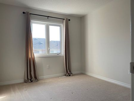 For Lease - 1654 Copeland Circle, Milton, Ontario - Photo 4