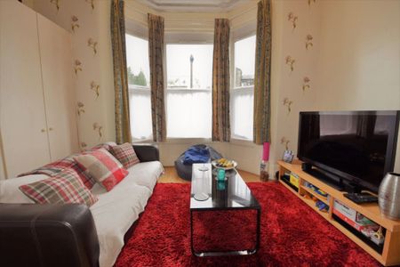 2 bedroom Flat in Kensington Terrace, Leeds - Photo 3