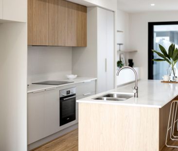 Find privacy: where modern design meets low-maintenance living - Photo 6