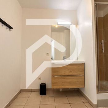 Appartement 3 pièces 58m2 REIMS 870 euros - Photo 1