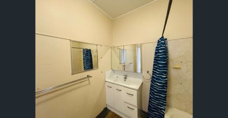 Short walk to Portside & Racecourse Road - Photo 5