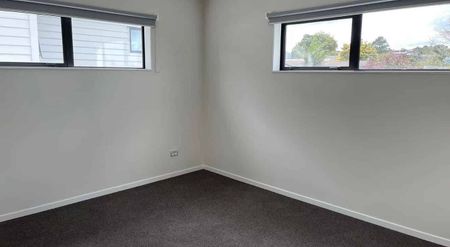 4 Bedrooms, 2.5 bathrooms Pakuranga - Photo 3