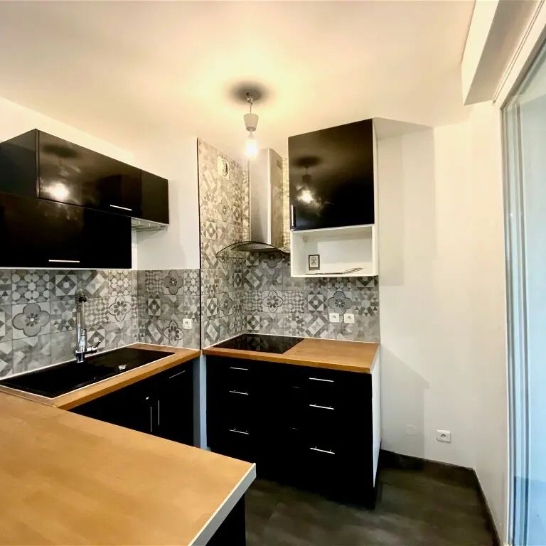Location appartement 2 pièces - 45m² à Cenon (33150) - Photo 1