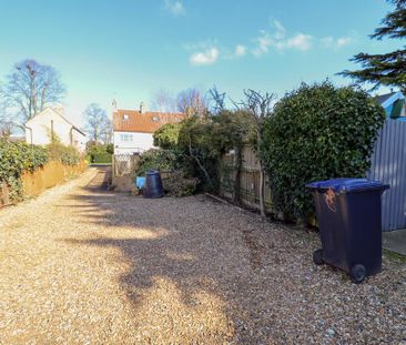2 bedroom end of terrace house to rent - Photo 6