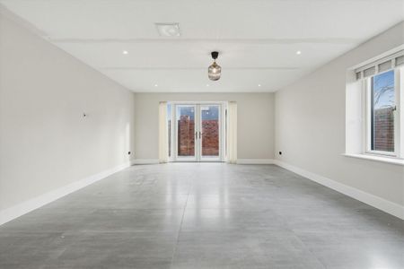 Exceptional detached home available to rent in Radlett. - Photo 5