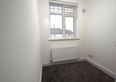 Millais Gardens, Edgware, HA8 - Photo 5