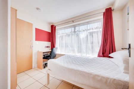 £689 p/w (£2,986 pcm) - Photo 4