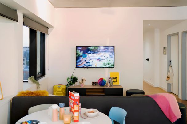 6 Bed Ensuite Apartment - Photo 1