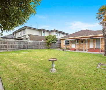 Spacious 3 Bedroom Family Home In A Good Location - Photo 2