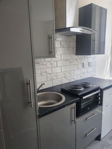 Mixed use to rent - Photo 3