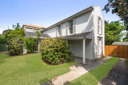 10 Auburn Road, Hawthorn VIC 3122 - House For Rent | Domain - Photo 2