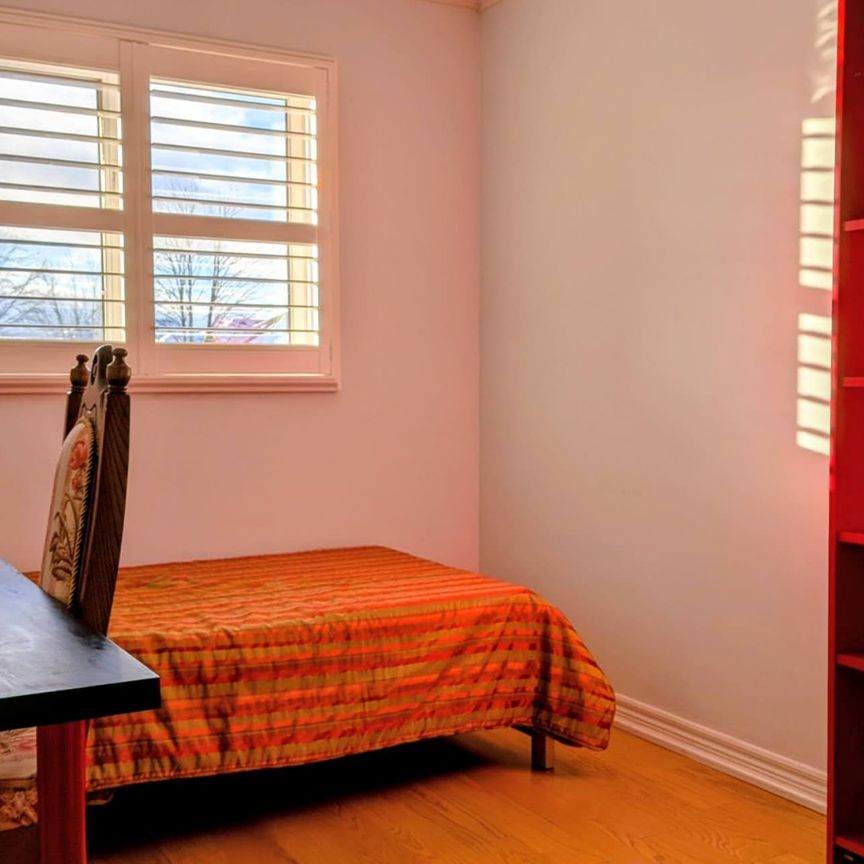 For Lease - 100 Castle Park Boulevard, Vaughan, Ontario - Photo 1