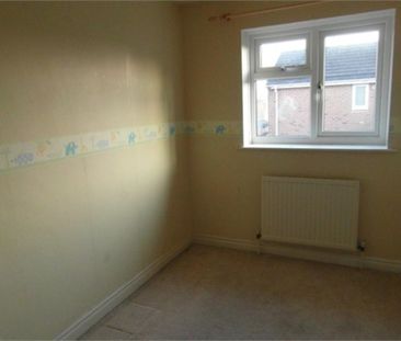 2 bedroom semi-detached house to rent - Photo 3
