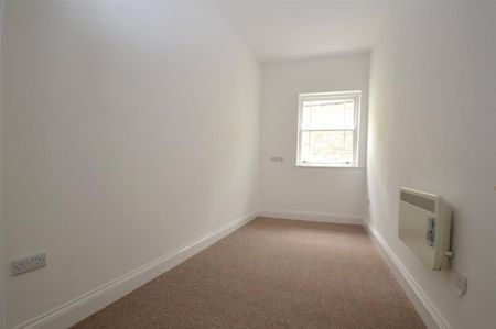 4 bedroom apartment to rent - Photo 4