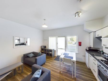 2 bedroom flat to rent - Photo 2