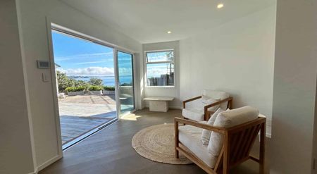 Unbeatable Cliff Top Luxury: Your Rare Find Aw... - Photo 5