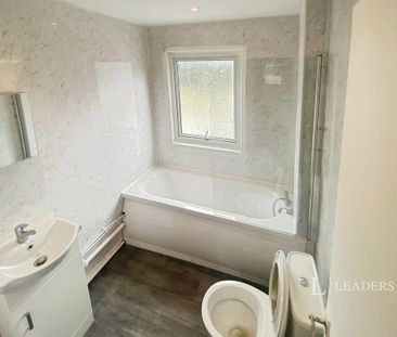 3 bedroom terraced house to rent - Photo 4