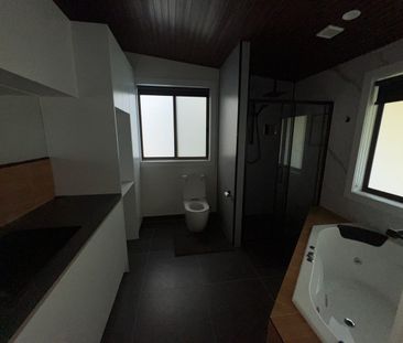 Stunning Home on Vincent Road - Photo 6