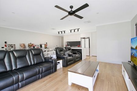 18 Ponting Way - Photo 2